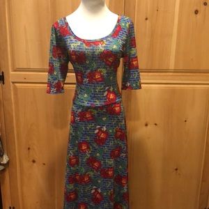 EUC Beautiful Lularoe Ana size Large